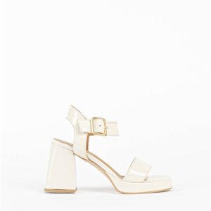 Gry Sandals